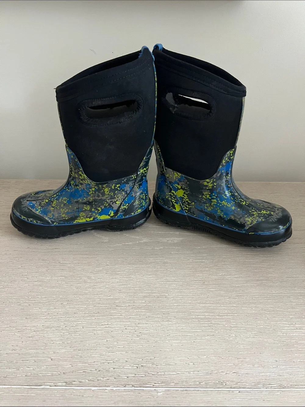 Kids BOGS waterproof winter Rain Boots size 12